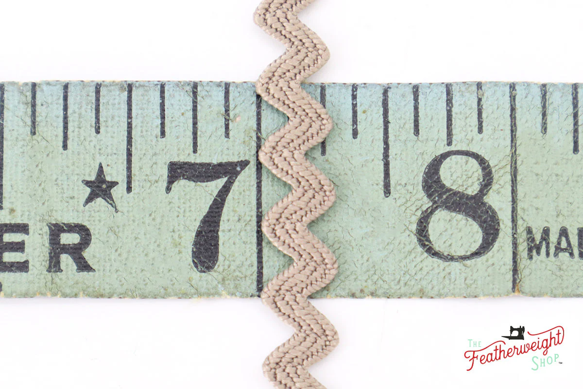 1/4" Inch PEBBLE VINTAGE TRIM RIC RAC by Lori Holt (by the yard) - Image 2