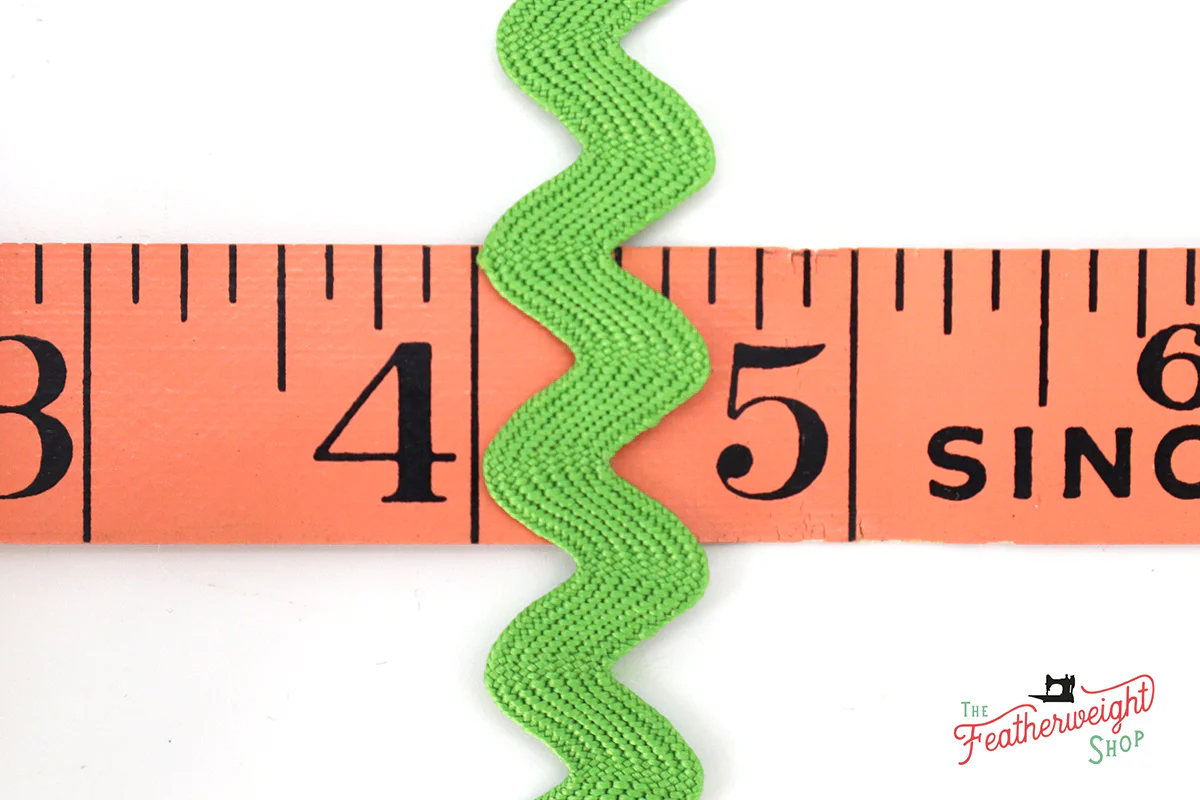 5/8" Inch RILEY GREEN VINTAGE TRIM Large RIC RAC by Lori Holt (by the yard) - Image 2
