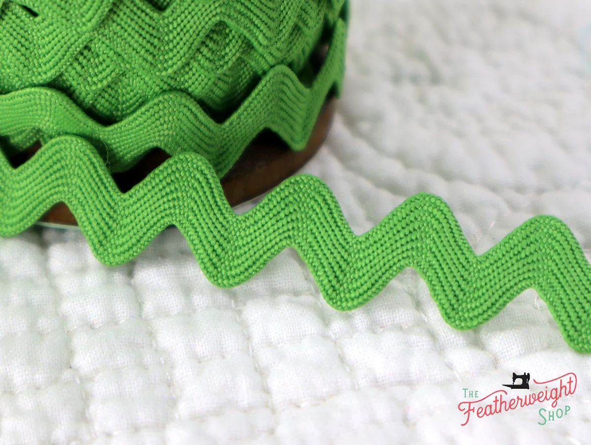 5/8" Inch RILEY GREEN VINTAGE TRIM Large RIC RAC by Lori Holt (by the yard) - Image 3