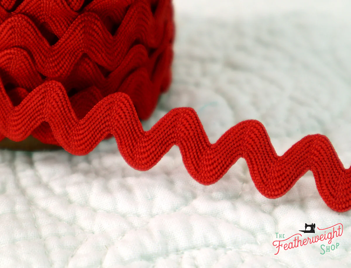 5/8" Inch RILEY RED VINTAGE TRIM Large RIC RAC by Lori Holt (by the yard) - Image 3