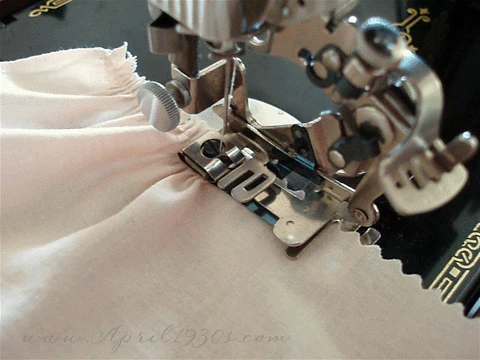 Singer Featherweight Attachments Set, Black Singer Box - Image 15