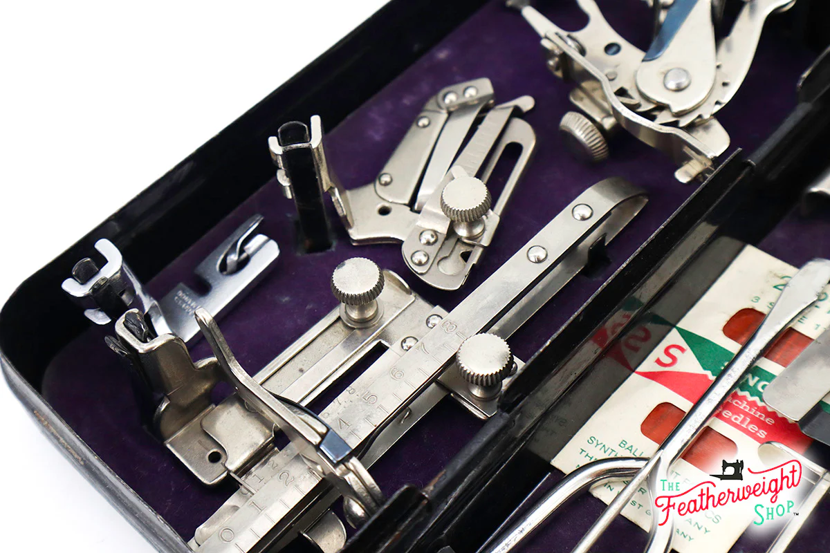 Singer Featherweight Attachments Set, Black Singer Box - Image 2
