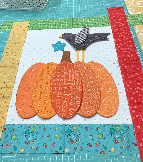 Sew Simple Shapes, AUTUMN LOVE by Lori Holt of Bee in My Bonnet - Image 3