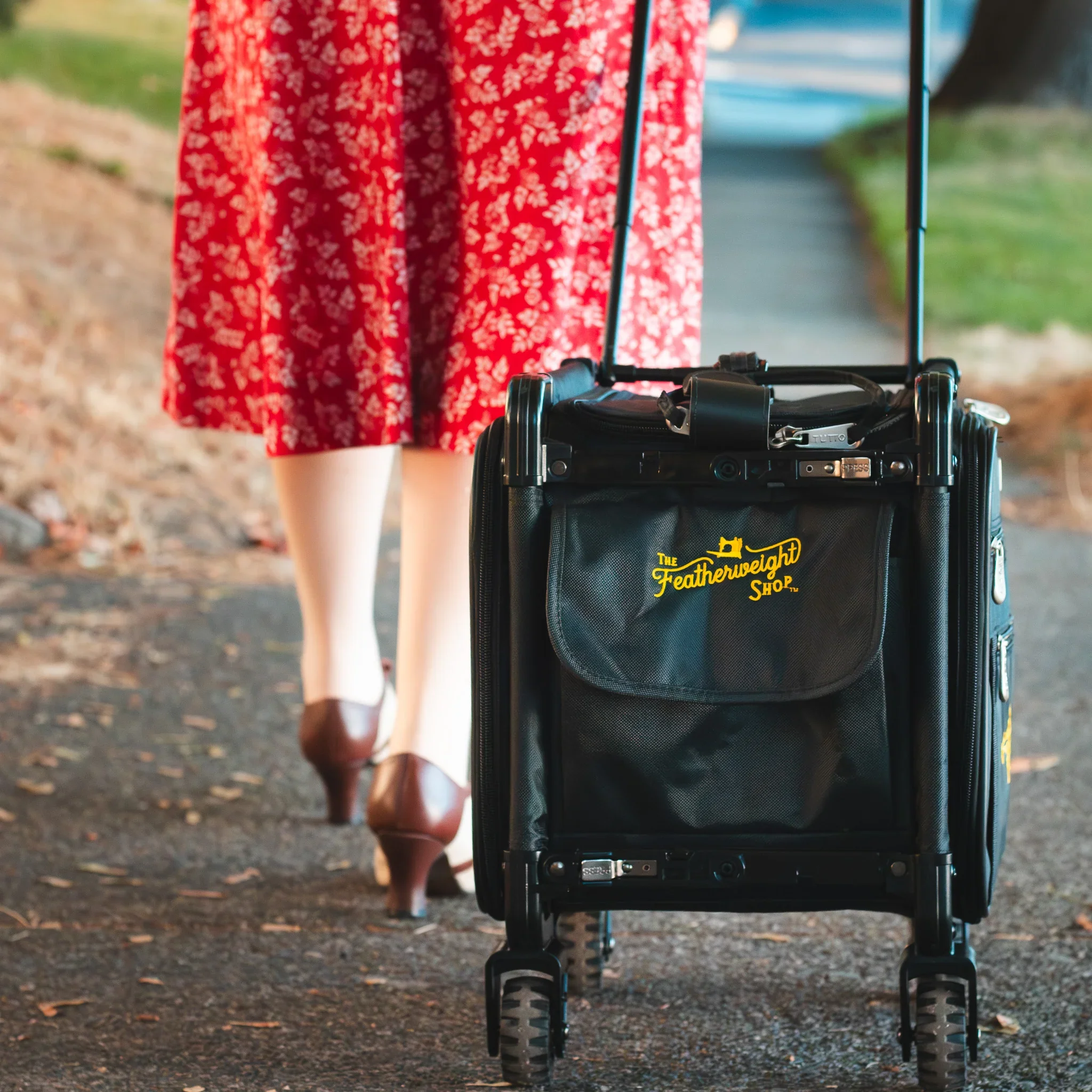 BAG, Featherweight Flyer Rolling Tote by Tutto fits Singer Featherweight 221 & 222 - Image 2