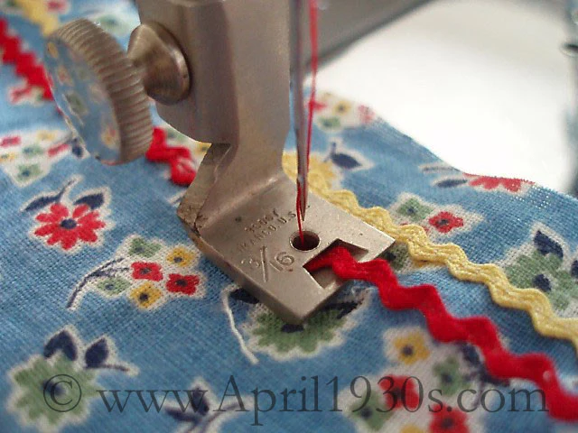 Braiding Presser Foot, Singer (Vintage Original) - Image 8