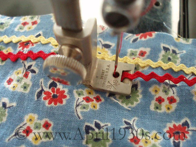 Braiding Presser Foot, Singer (Vintage Original) - Image 9