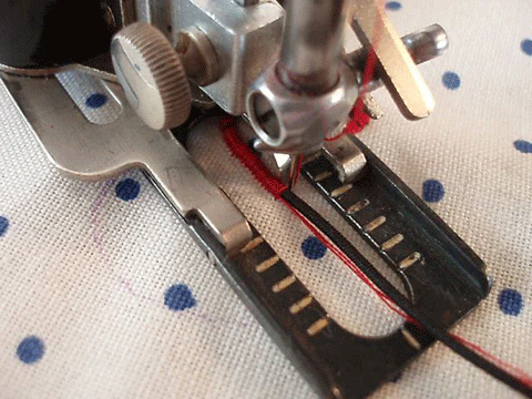 Buttonholer Attachment, Singer (Vintage Original) - LOW SHANK - Image 8