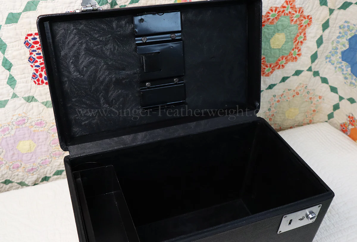 Case, Singer Featherweight (Vintage Original) - Image 10