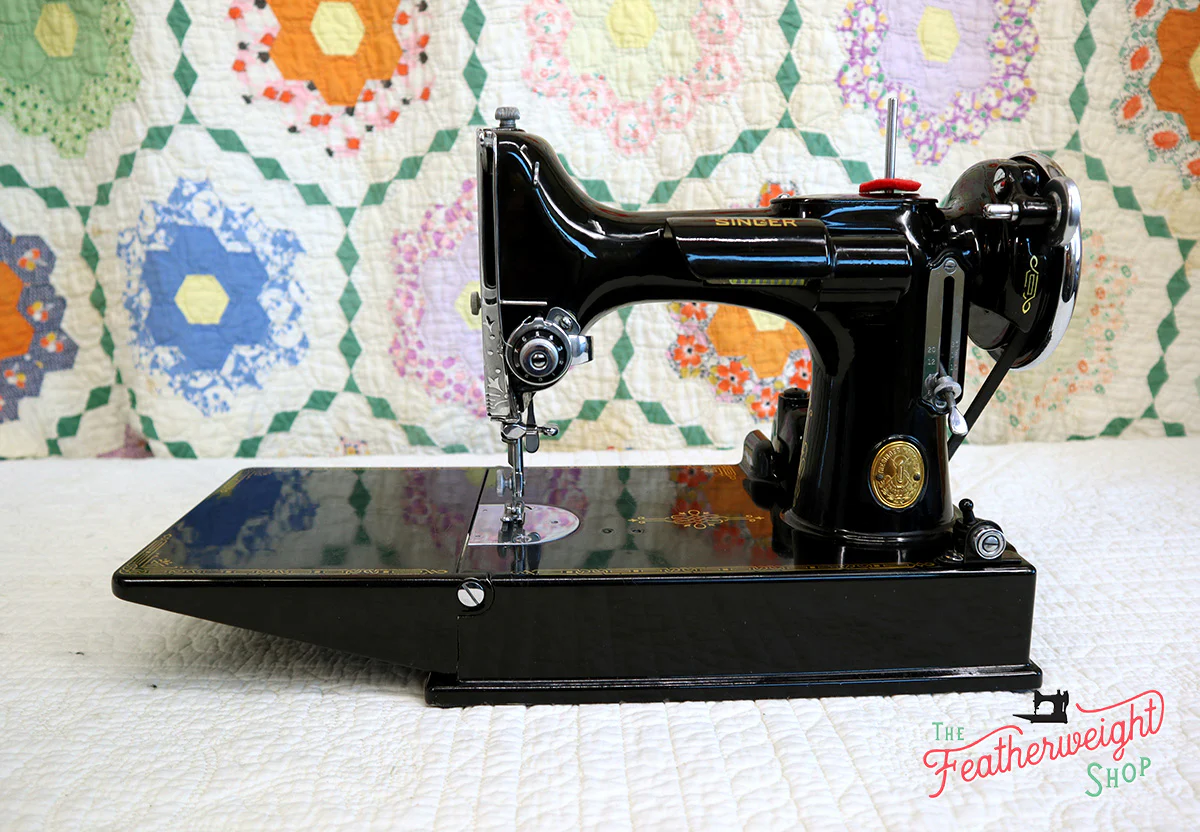 Singer Featherweight 221 Sewing Machine, AE991*** - Image 2