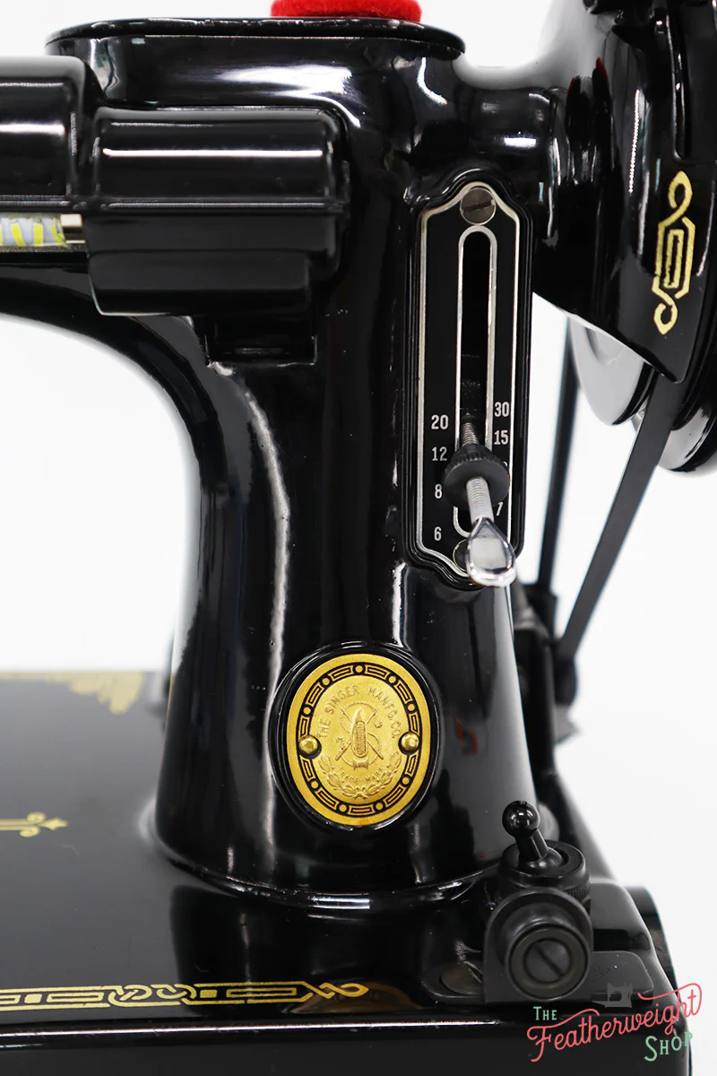 Singer Featherweight 221 Sewing Machine, AL0050** - Image 16