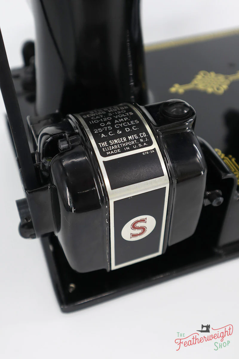 Singer Featherweight 221 Sewing Machine, AL0050** - Image 18