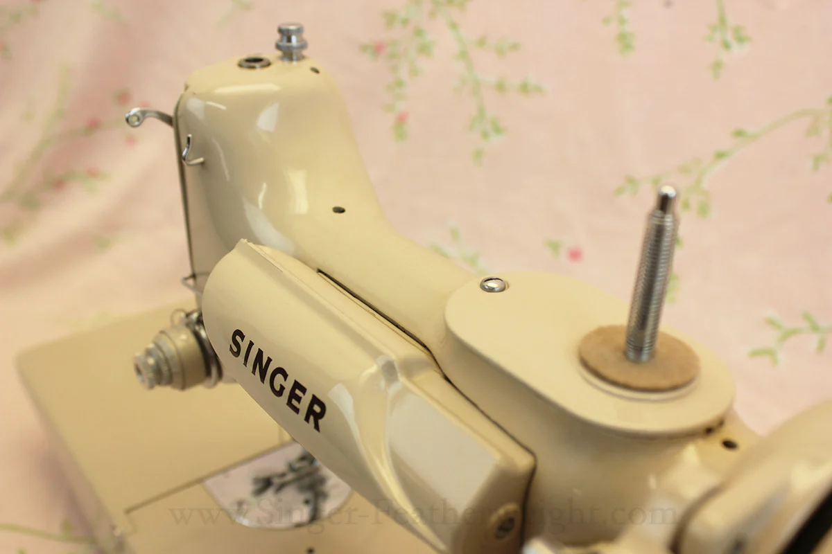Singer Featherweight 221 Sewing Machine, TAN ES878*** - Image 13
