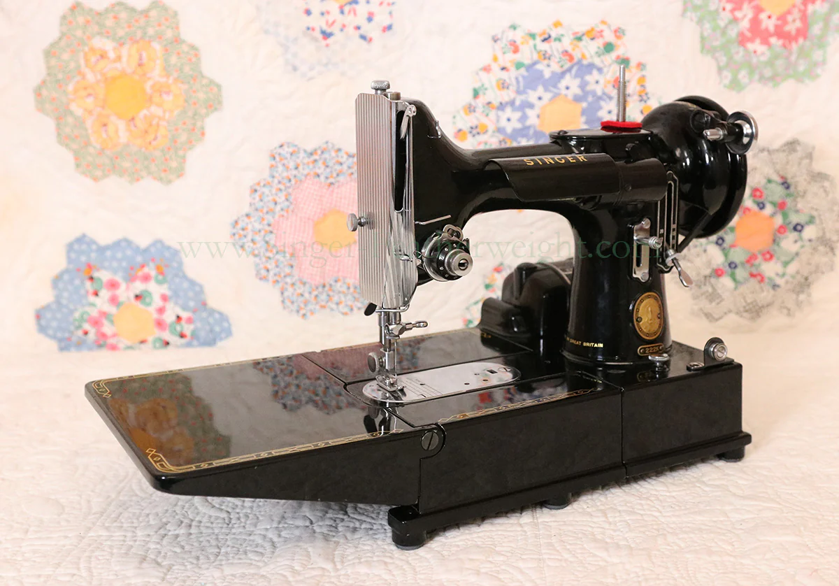 Singer Featherweight 222K Sewing Machine EJ617*** - Image 4