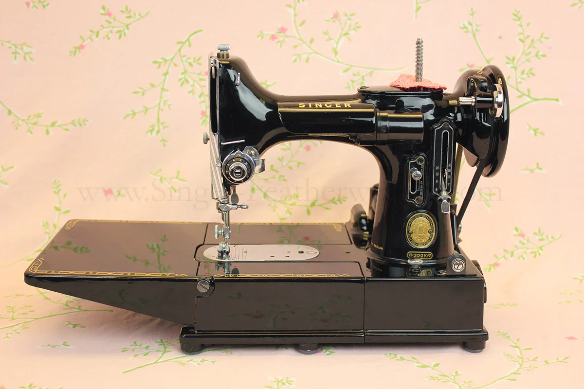 Singer Featherweight 222K Sewing Machine EJ913*** - Image 3