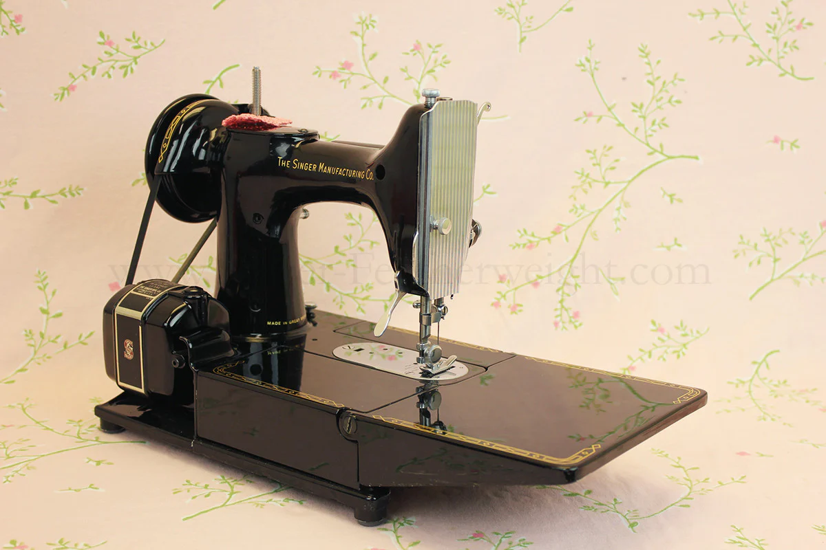 Singer Featherweight 222K Sewing Machine EJ913*** - Image 7