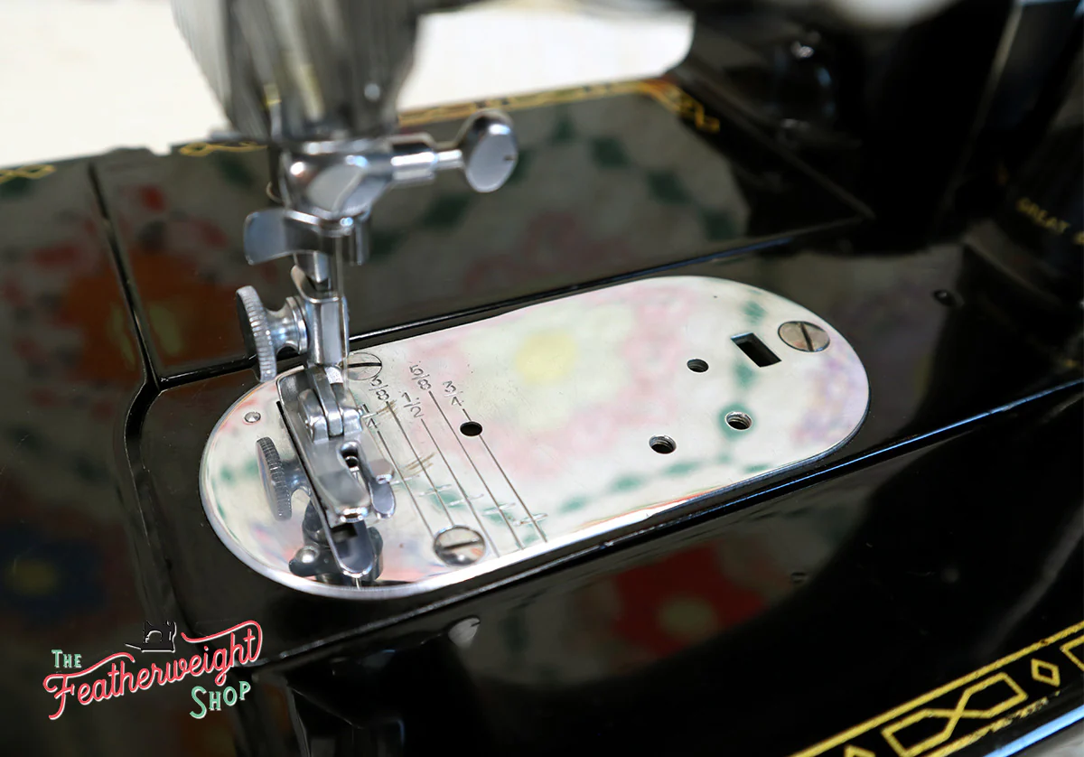 Singer Featherweight 222K Sewing Machine EK62883* - Image 18