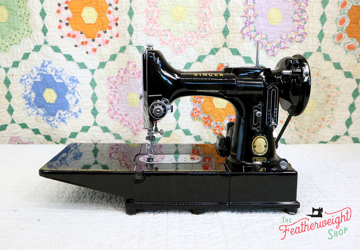 Singer Featherweight 222K Sewing Machine EK62883* - Image 3