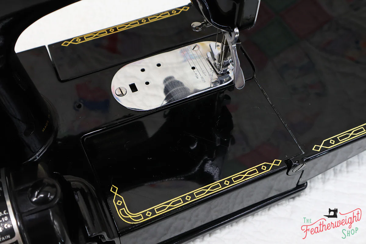 Singer Featherweight 222K Sewing Machine EL184*** - Image 14