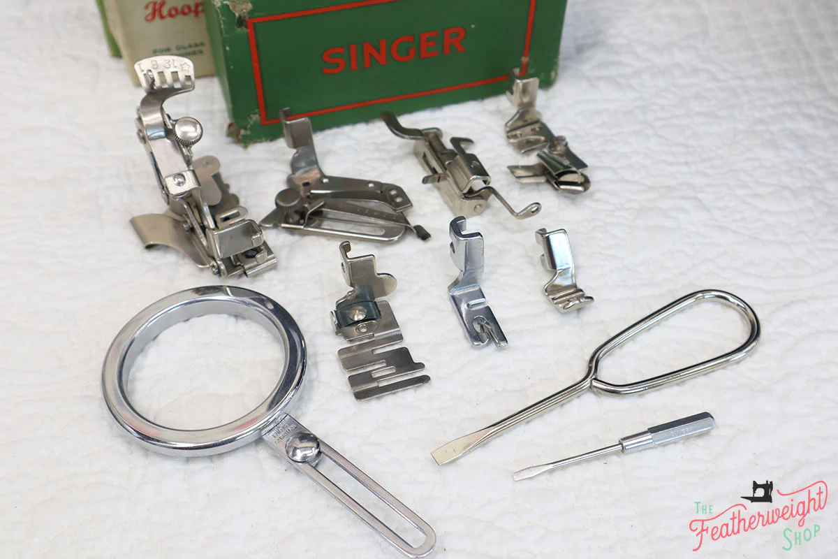 Singer Featherweight 222K Sewing Machine EL184*** - Image 22