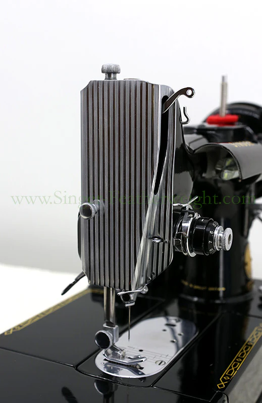 Singer Featherweight 222K Sewing Machine EL682*** - Image 16