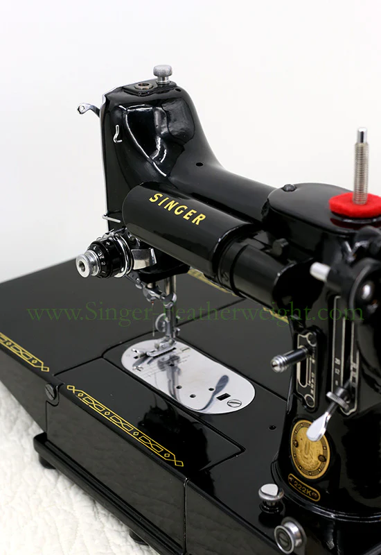 Singer Featherweight 222K Sewing Machine EL682*** - Image 19