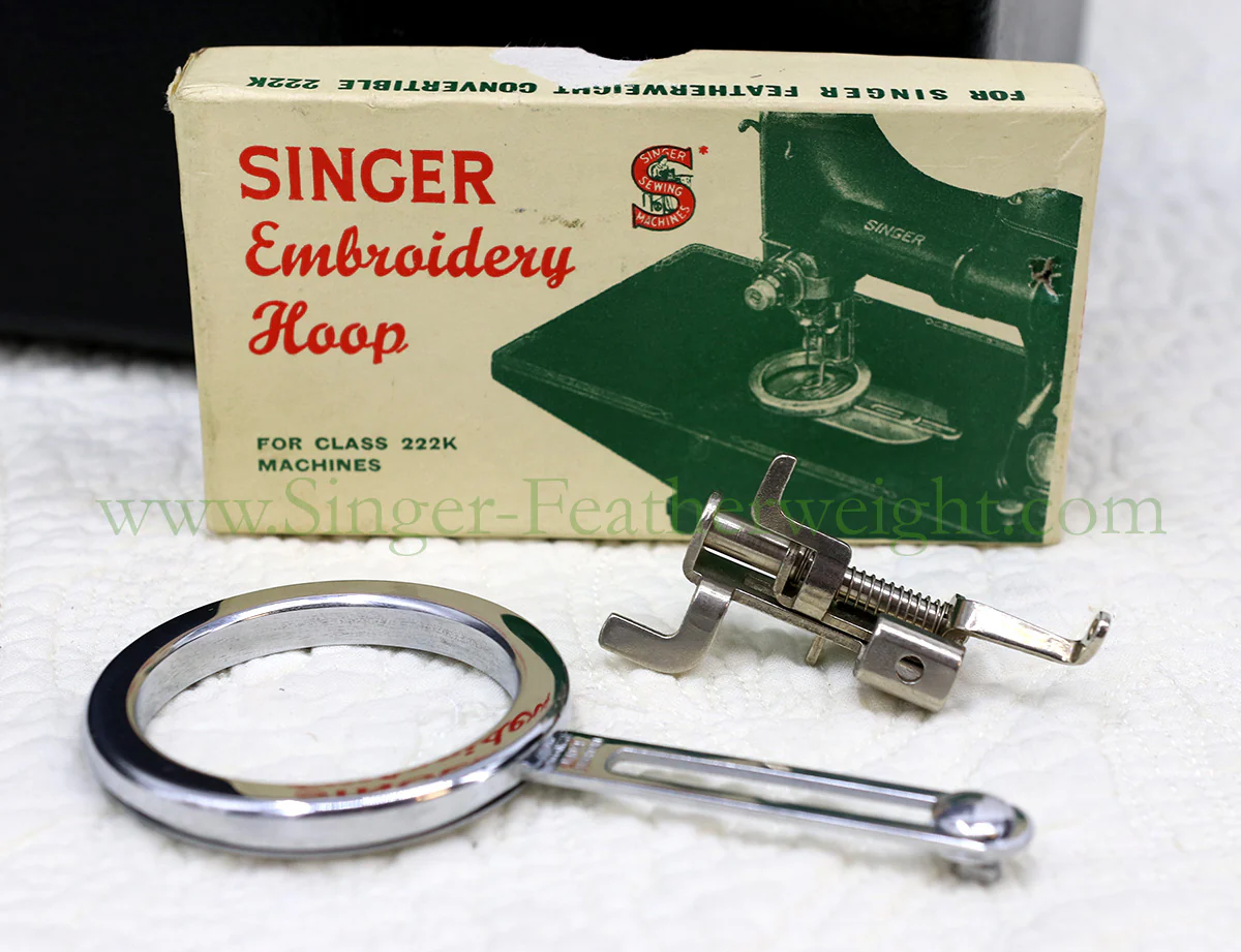 Singer Featherweight 222K Sewing Machine EL682*** - Image 24