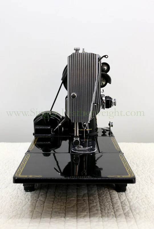 Singer Featherweight 222K Sewing Machine EL682*** - Image 5