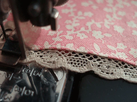 Edge Stitcher, Singer (Vintage Original) - Image 4