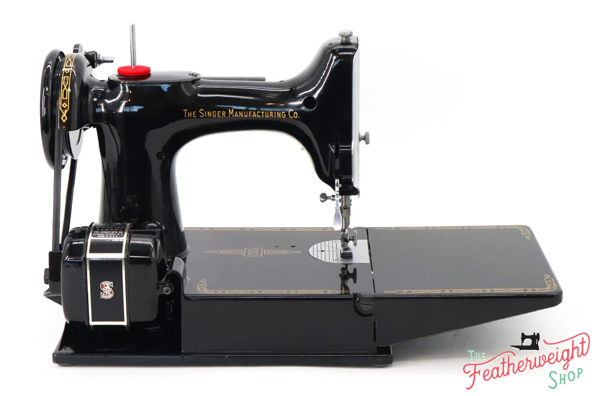 Featherweight 221 Sewing Machine, AM694*** - 1957 - Image 6
