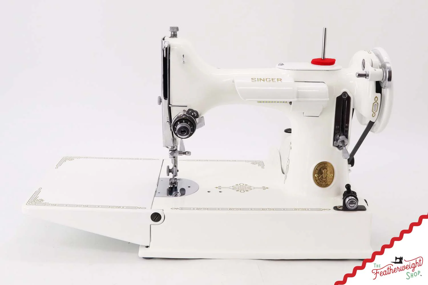 Featherweight 221K Sewing Machine, EE152*** - 1947 - Image 4