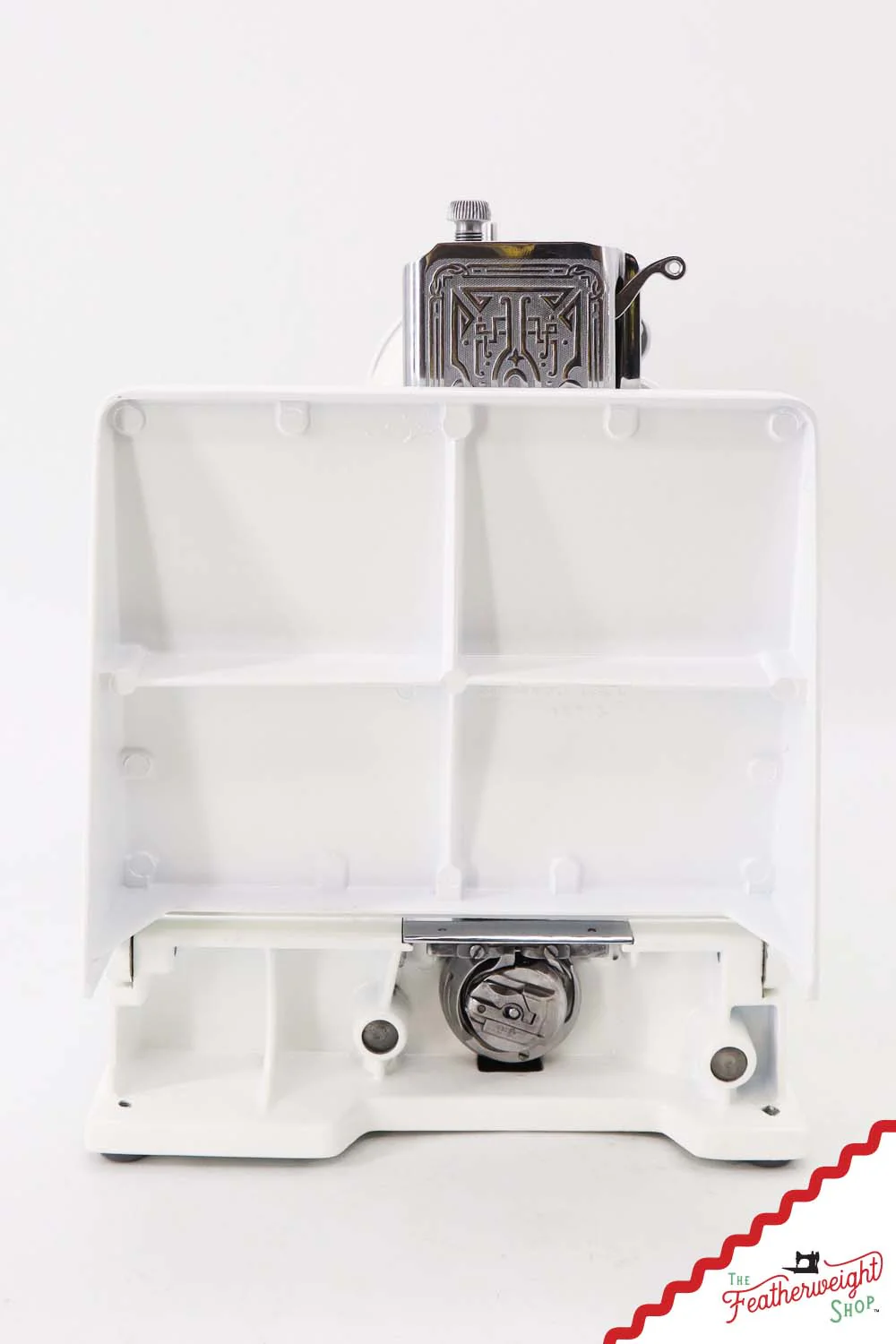 Featherweight 221K Sewing Machine, EE152*** - 1947 - Image 5