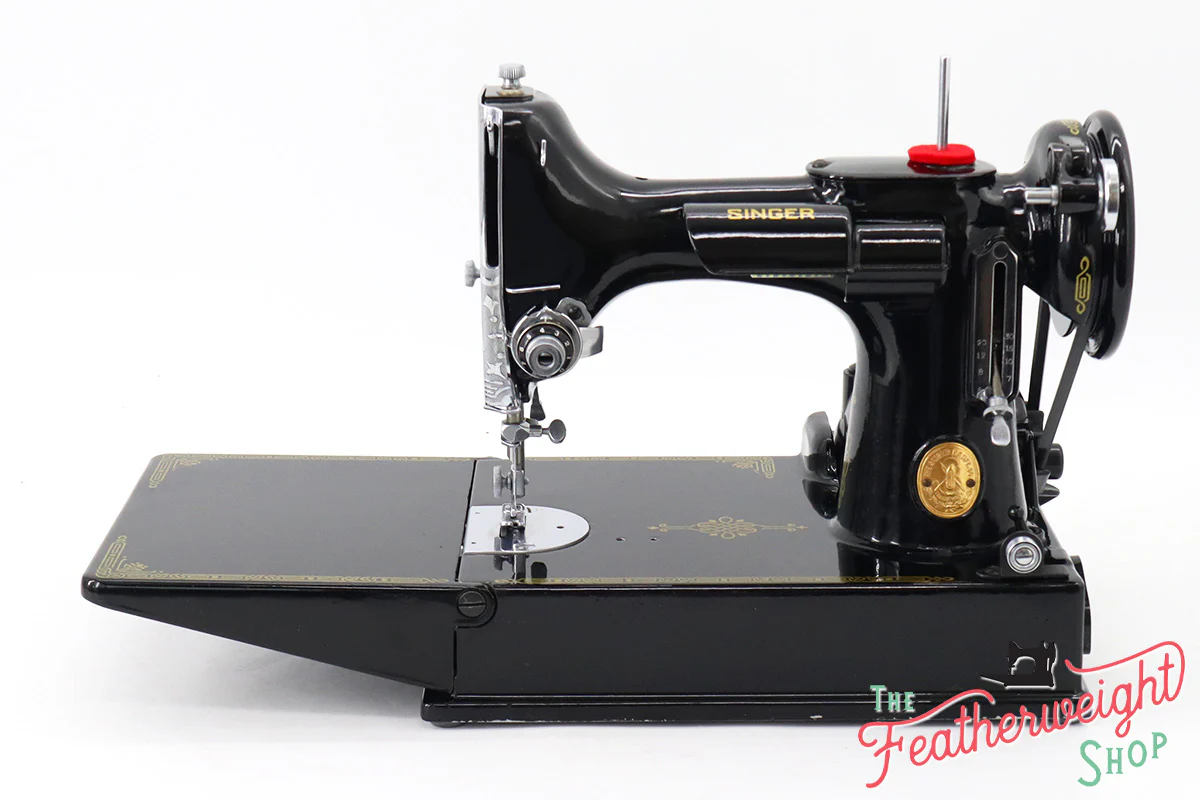 Featherweight 221K Sewing Machine, EF284*** - 1949 - Image 3