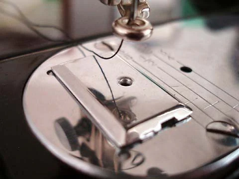 Feed Cover Plate, Singer (Vintage Original) - Image 3