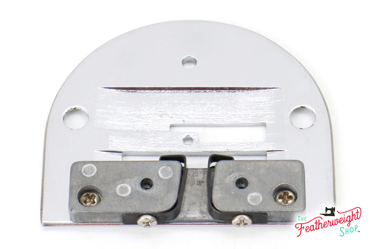 Throat / Needle Plate, Graduated - Singer Featherweight Model 221 - Image 3