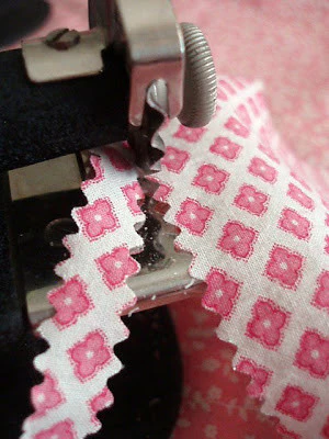 Hand Crank Pinker, Singer (Vintage Original) - Image 3