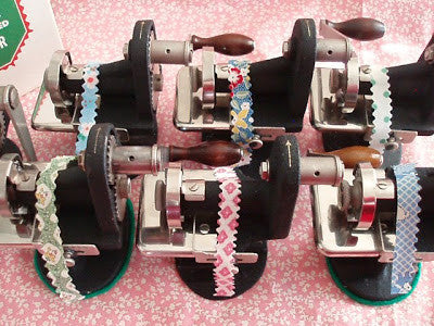 Hand Crank Pinker, Singer (Vintage Original) - Image 9