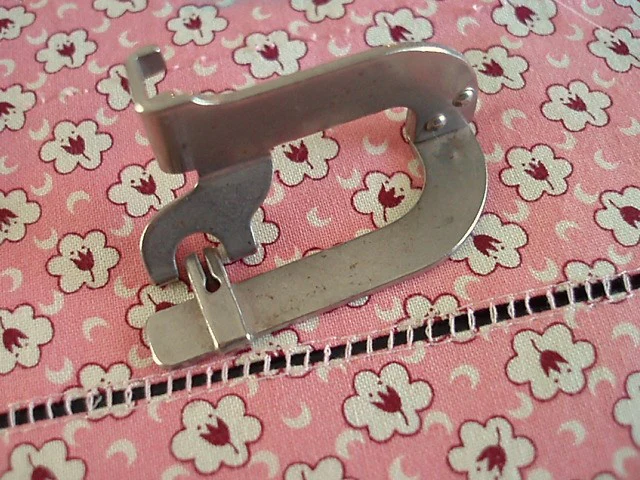 Hemstitching Veining Attachment, Singer (Vintage Original) - Older Style - Image 6