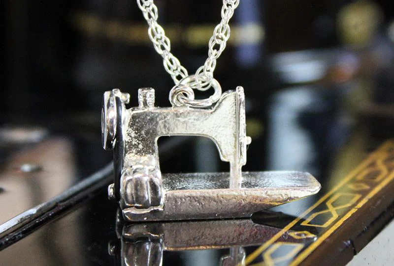 Jewelry, Singer Featherweight 221 Sterling Silver, NECKLACE - Image 3