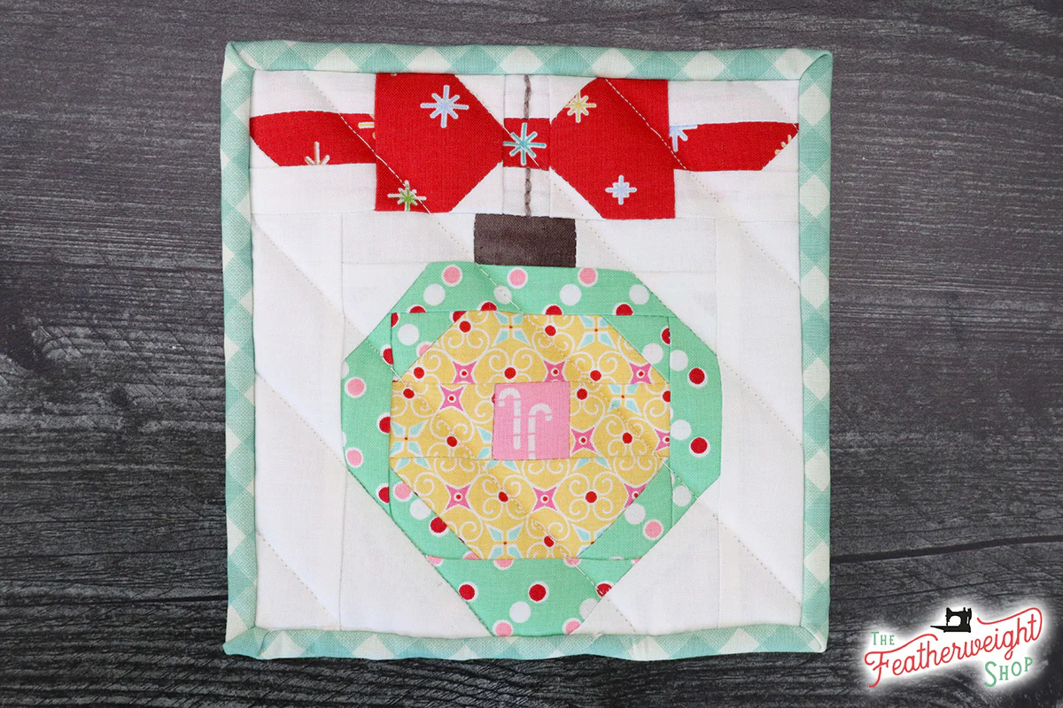 KIT, Vintage Christmas ORNAMENT Hotpad (Pattern Book Optional) - Image 4