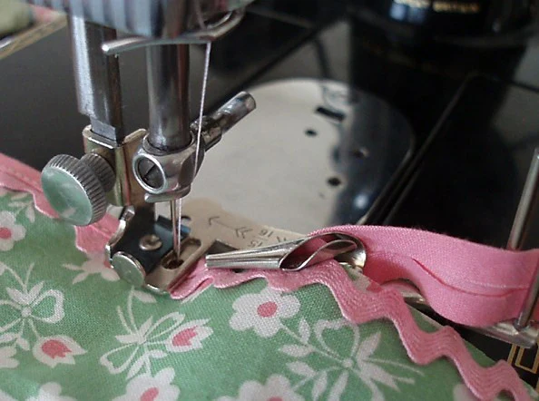 Multi-Slotted Binder with Guide Pins, (Vintage Original) - LOW SHANK - Image 2