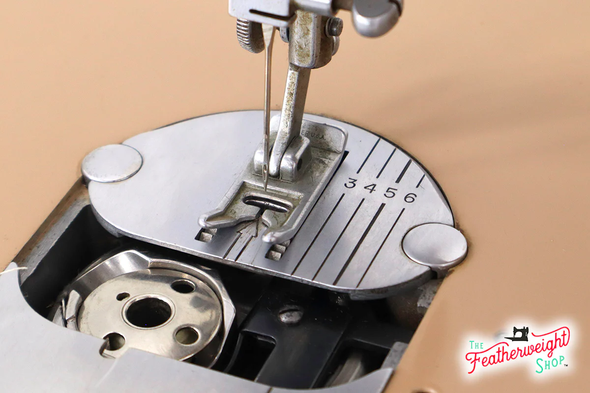 Needle Plate for Singer 401 (401A) - Image 2