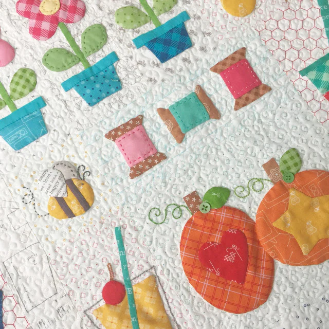 PATTERN BOOK, Bee Happy Quilt by Lori Holt - Image 7