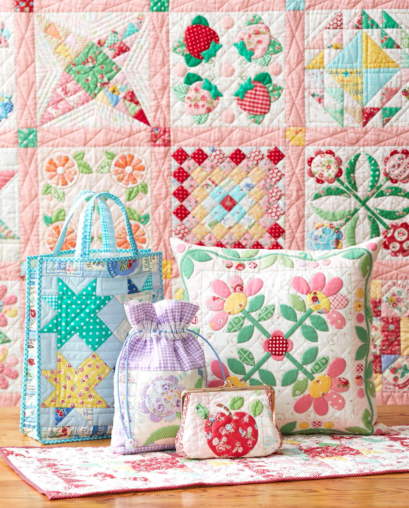 PATTERN BOOK, The Vintage Flower Sampler Quilt by Atsuko Matsuyama - Image 2