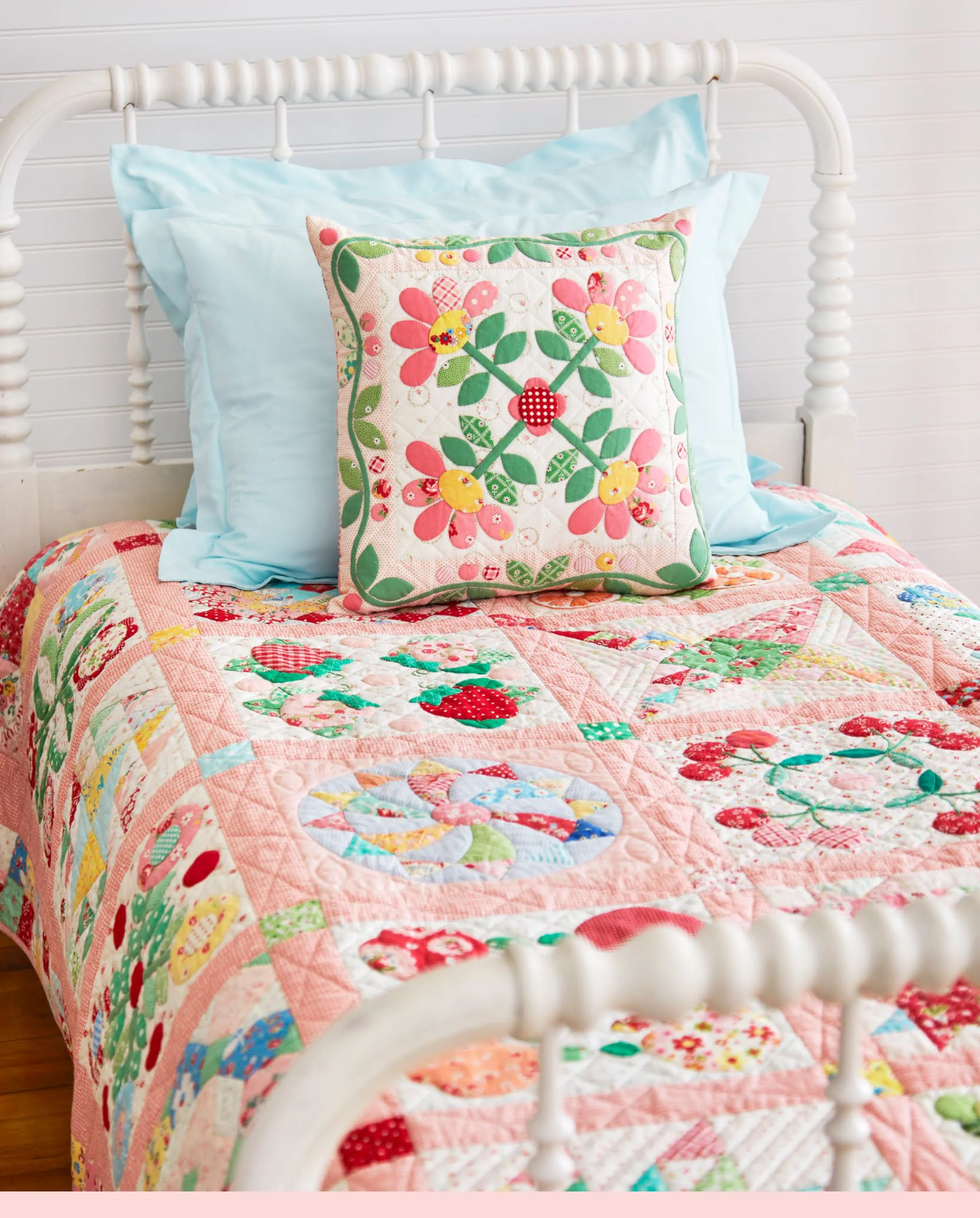 PATTERN BOOK, The Vintage Flower Sampler Quilt by Atsuko Matsuyama - Image 3