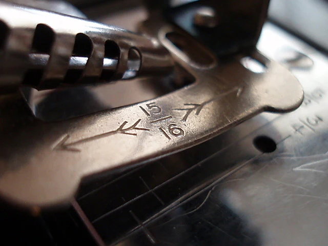 Pinker / Pinking Blade, Singer (Vintage Original) - Image 7