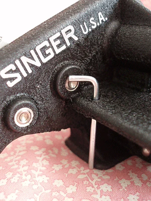 Pinking Attachment, Singer (Vintage Original) - Image 10