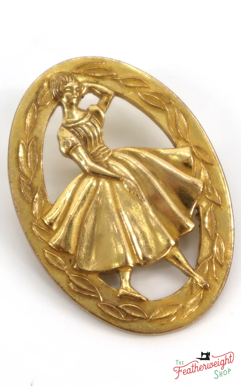 Qualifier's Pin, Singer Dressmaking Contest - RARE Singer (Vintage Original)