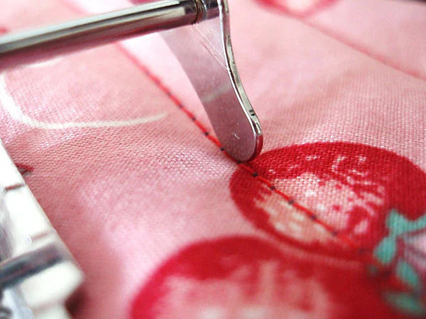 Quarter Inch (1/4") Foot, SLANT SHANK Patchwork Piecing Quilting - Image 5