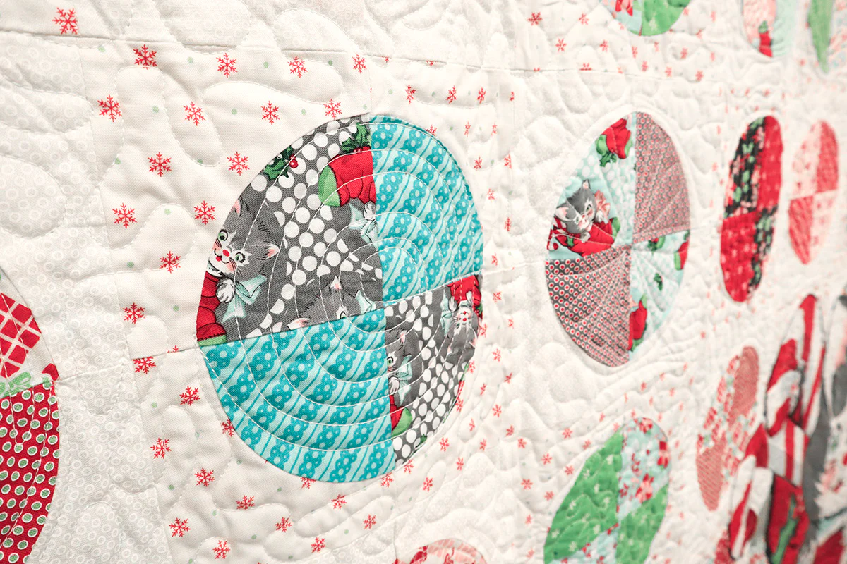 Quilt Kit, Kitty Christmas Boxed Set of Fabric + Pattern & Templates - Image 6