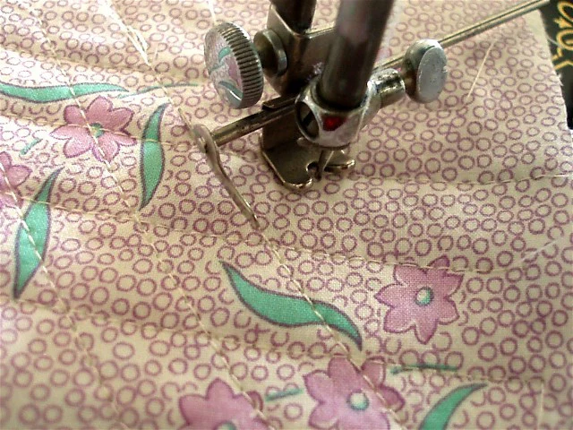 Quilter, Singer Attachment (Vintage Original) - Image 3